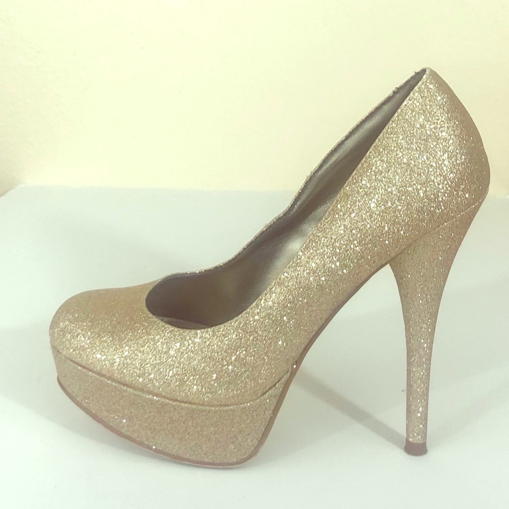 Brash Gold Sparkly Pumps Size 7.5
